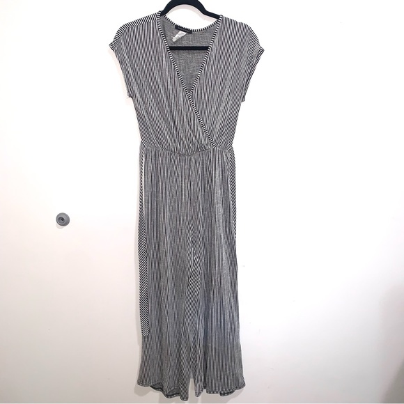 Caution To The Wind Pants - 🌷5/$20 Caution to the Wind Women’s Striped Jumpsuit